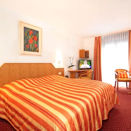 Schiff Am Hotel