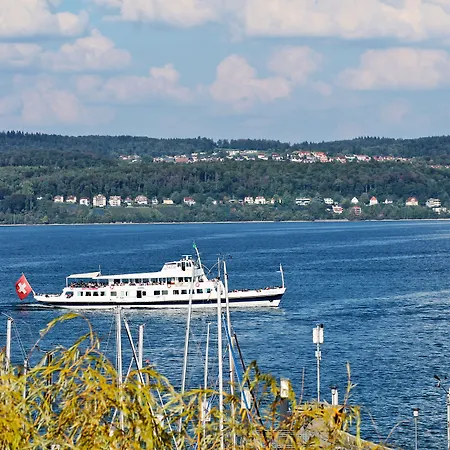 Schiff Am Hotel Costanza