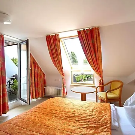 Schiff Am Hotel 3*