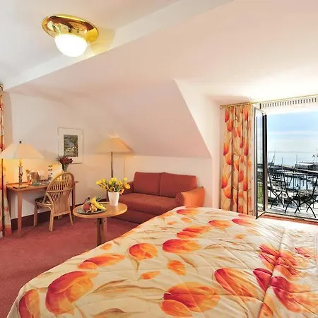 Schiff Am Hotel