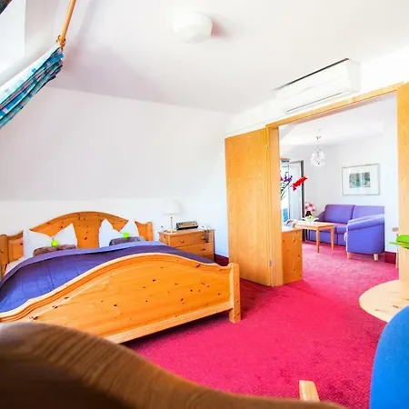 Schiff Am Hotel