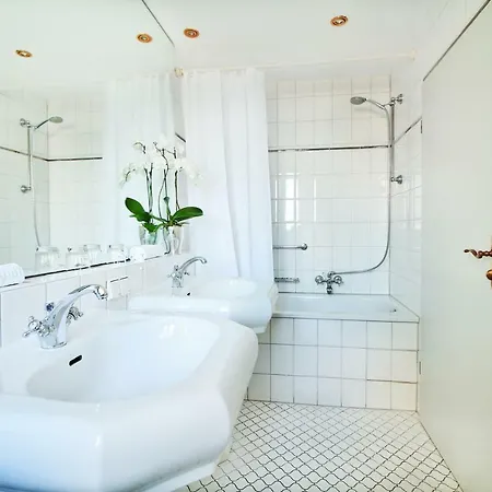 Hotel Schiff Am 3*